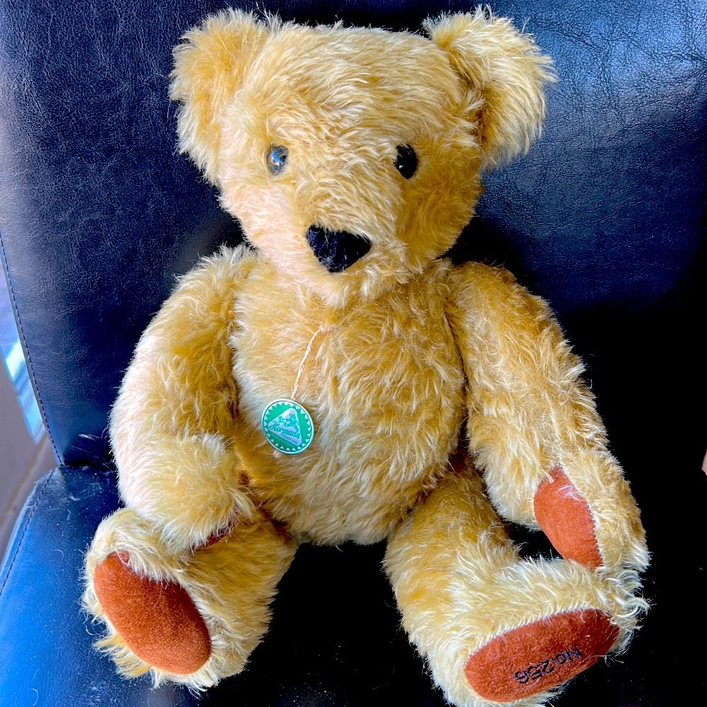 Herman Tan Growler Bear #256 with Tags